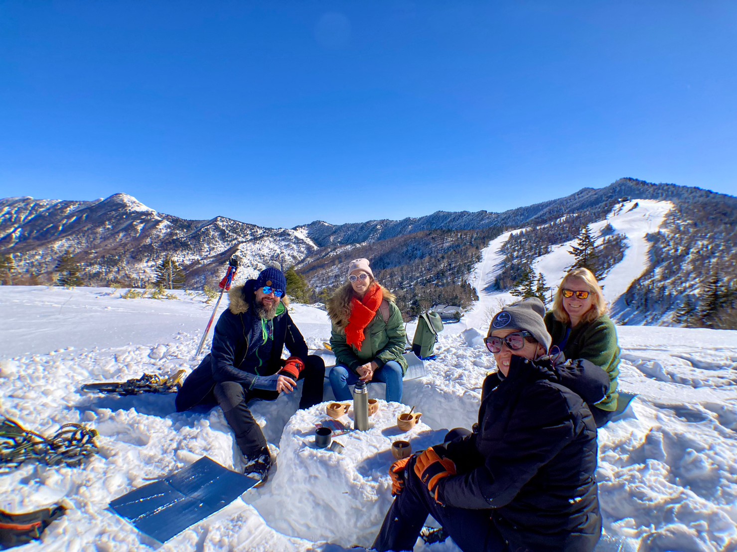 楽々山頂スノーシューガイド4　Snowshoe Mountain Top Group Tour report