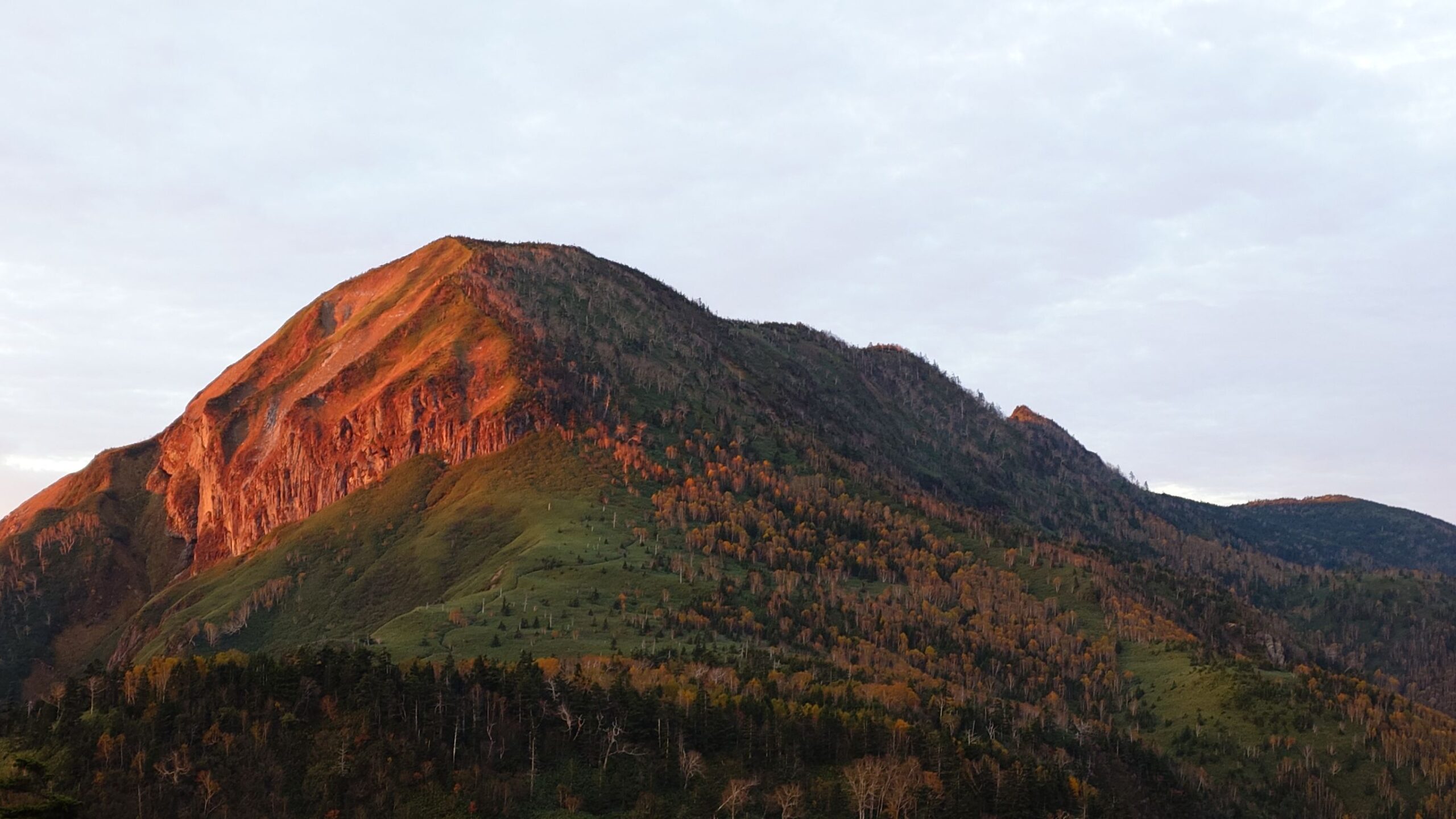 岩菅山~切明温泉縦走路刈払い作業終了
